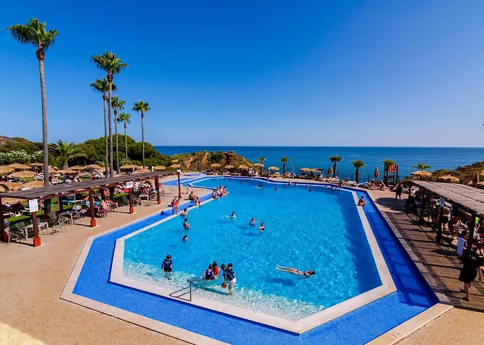 Auramar Beach Resort
